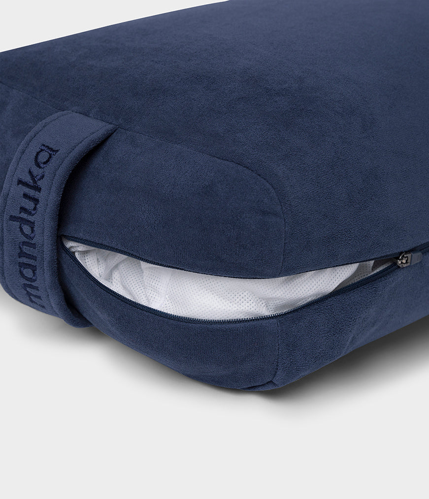 Manduka Enlight™ Rectangular Yoga Bolster