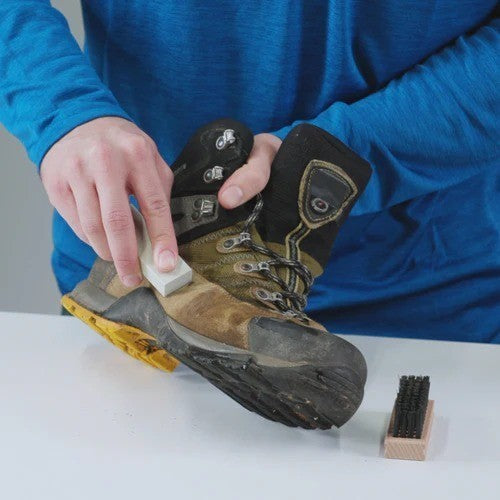Pembersih Sepatu Outdoor - Gear Aid Revivex Suede & Fabric Boot Care Kit