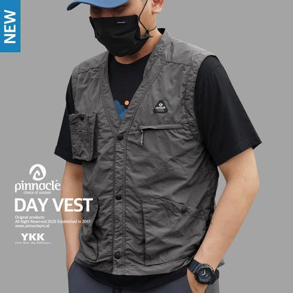 Pinnacle Day Vest Dark Grey – Rompi Kasual & Outdoor Yang Ringan & Multi Saku