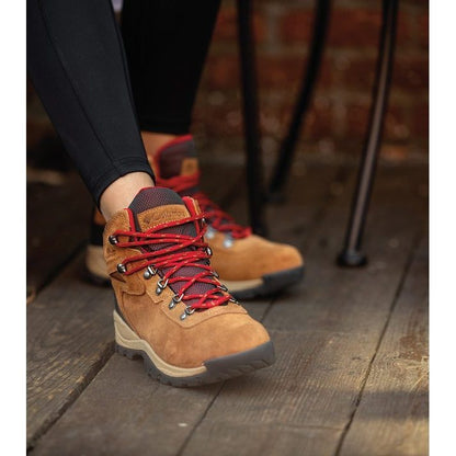 Sepatu Hiking Wanita - Women’s Newton Ridge™ Plus Waterproof Amped Hiking Boot (Elk, Mountain Red)
