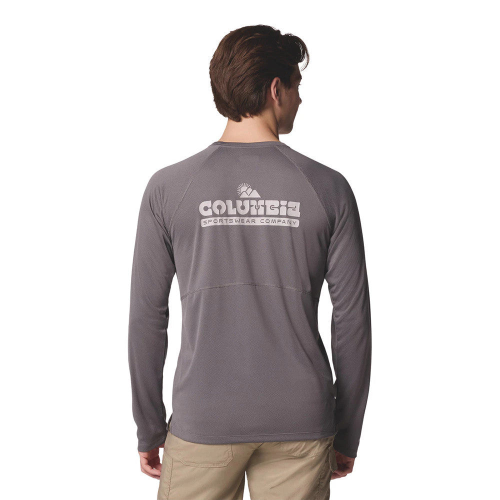 Kaos Hiking Lengan Panjang Pria - Columbia Men's Alpine Chill Pro Graphic Long Sleeve (City Grey, Be Cooled)