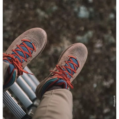 Sepatu Gunung Pria - Columbia Newton Ridge BC Hiking Boots (Ash Brown, Waterfall)