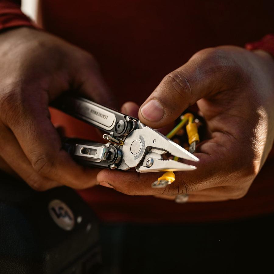 Leatherman ARC - Pisau Lipat Multifungsi Stainless Steel