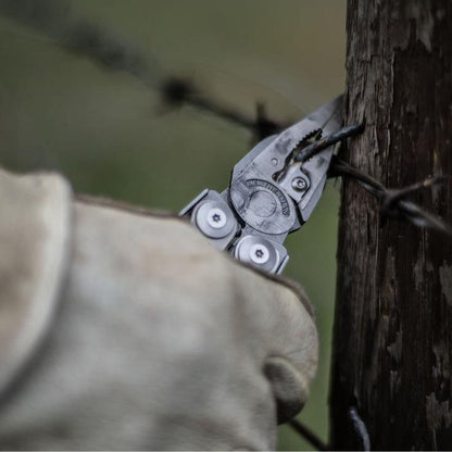 Leatherman SURGE- Perkakas Multifungsi Terbaik Stainless Steel