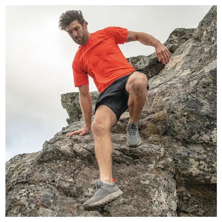 Sepatu Lari/Hiking - Columbia Men’s Hatana Breathe Multi-Sport Shoe (Shark/Red Quartz)